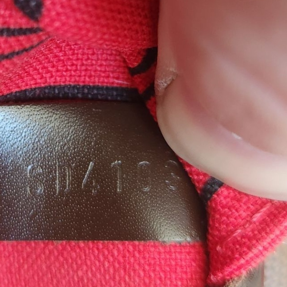 2013 Neverfull Damier GM (sold out) peeling inside the pocket price reflects